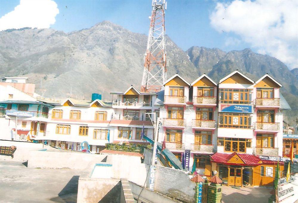 Hotel Zahgeer Continental - Srinagar Bagian luar foto