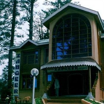 Hotel Zahgeer Continental - Srinagar Bagian luar foto